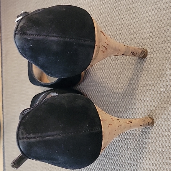 GUESS OPEN TOED HIGH HEELS - Picture 6 of 16